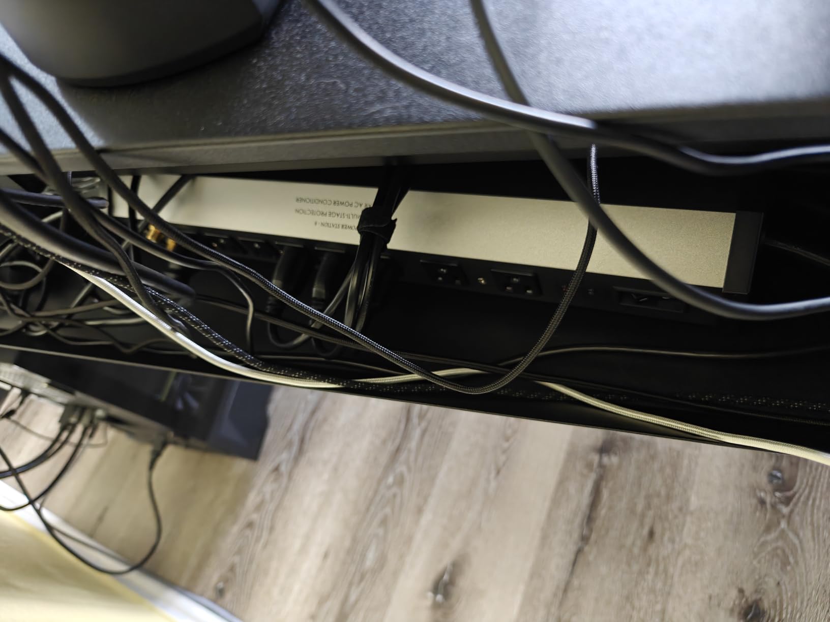 Furman PST-8 Power Station 8-Outlet Surge Protector, SMP Lift EVS 15A customer photo 2