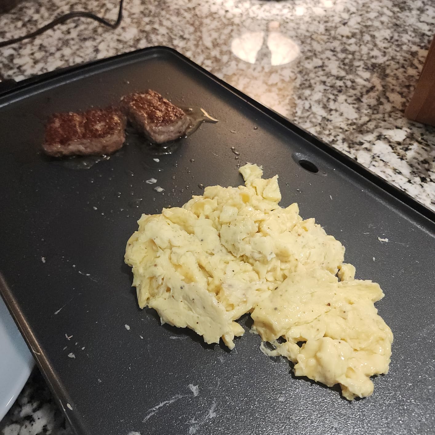 Presto 07030 20-Inch Cool Touch Electric Griddle customer photo 1