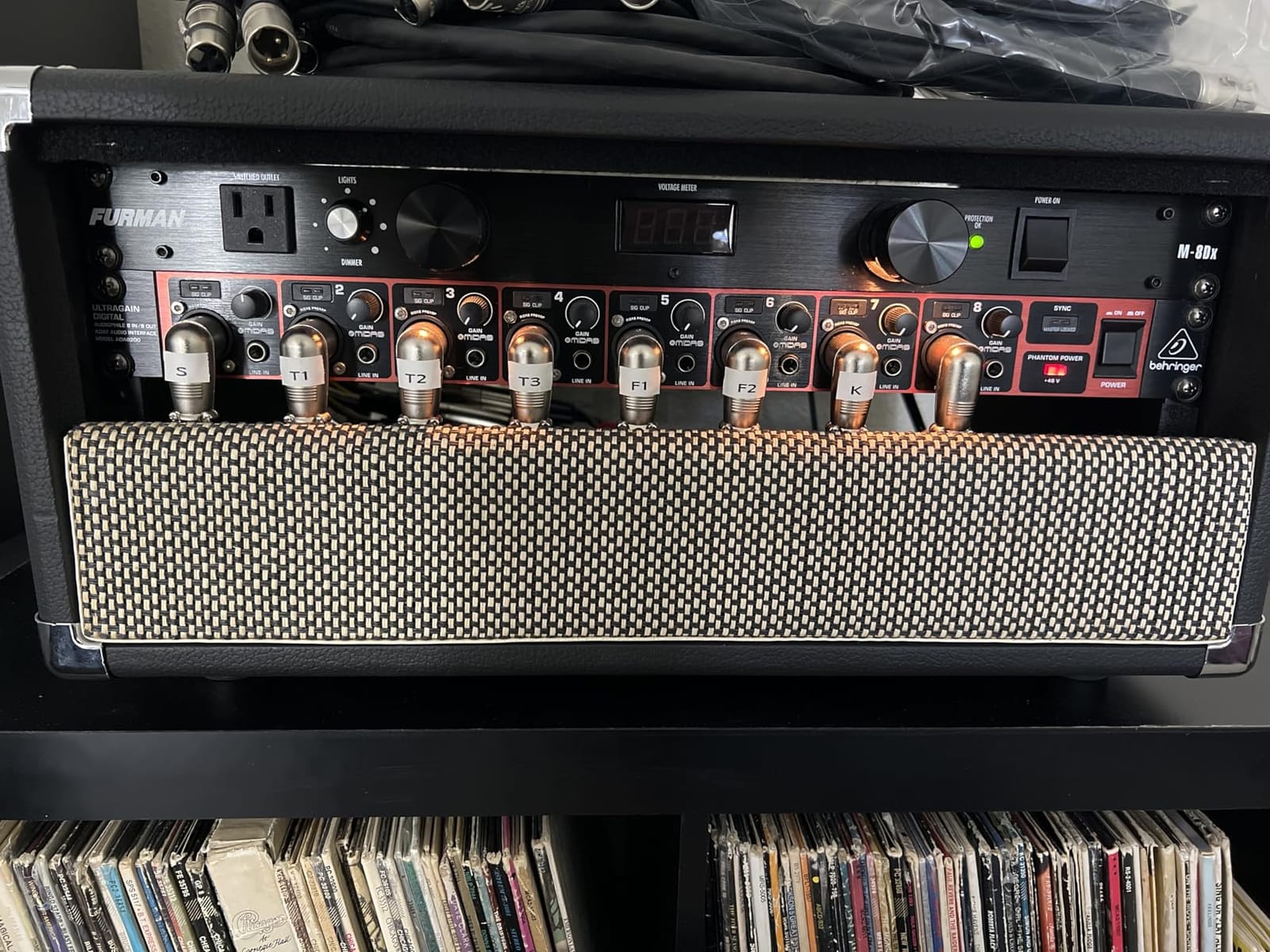 Furman M-8Dx Merit Series Power Conditioning, 15 Amp, 9 Outlets with Wall Wart Spacing, Pullout Lights, Digital Voltmeter customer photo 1