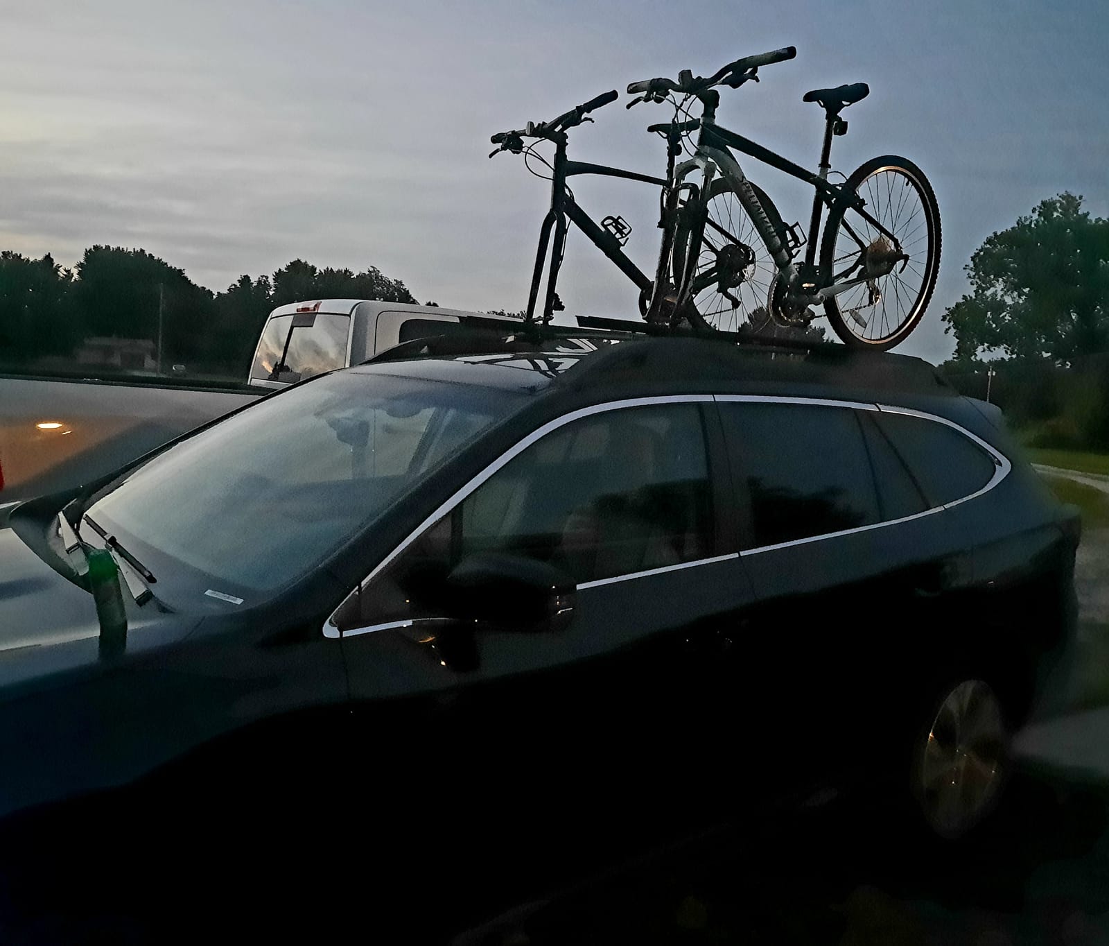 Swagman Standard Fork Mount Roof Bike Rack - Rooftop Bike Carrier for 9mm Quick Release Bikes customer photo 1
