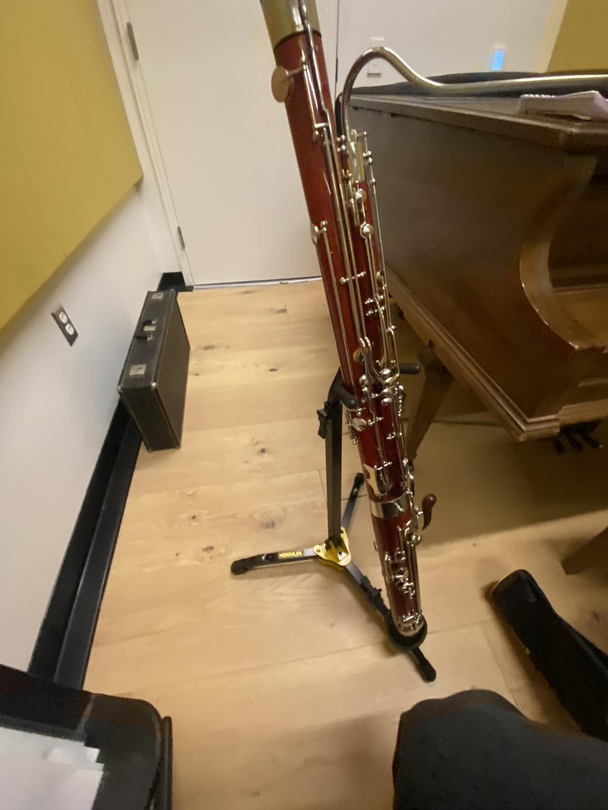 Hercules DS561B Basson/Bass Clarinet Stand customer photo 2