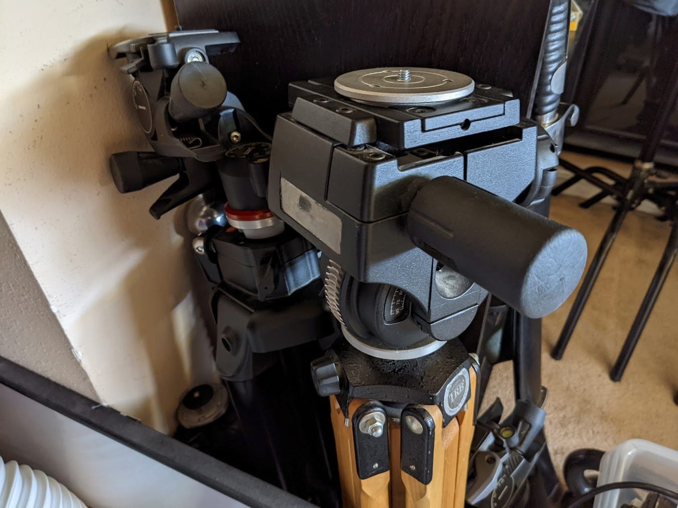 Manfrotto Studio Geared Tripod Head (400) customer photo 1