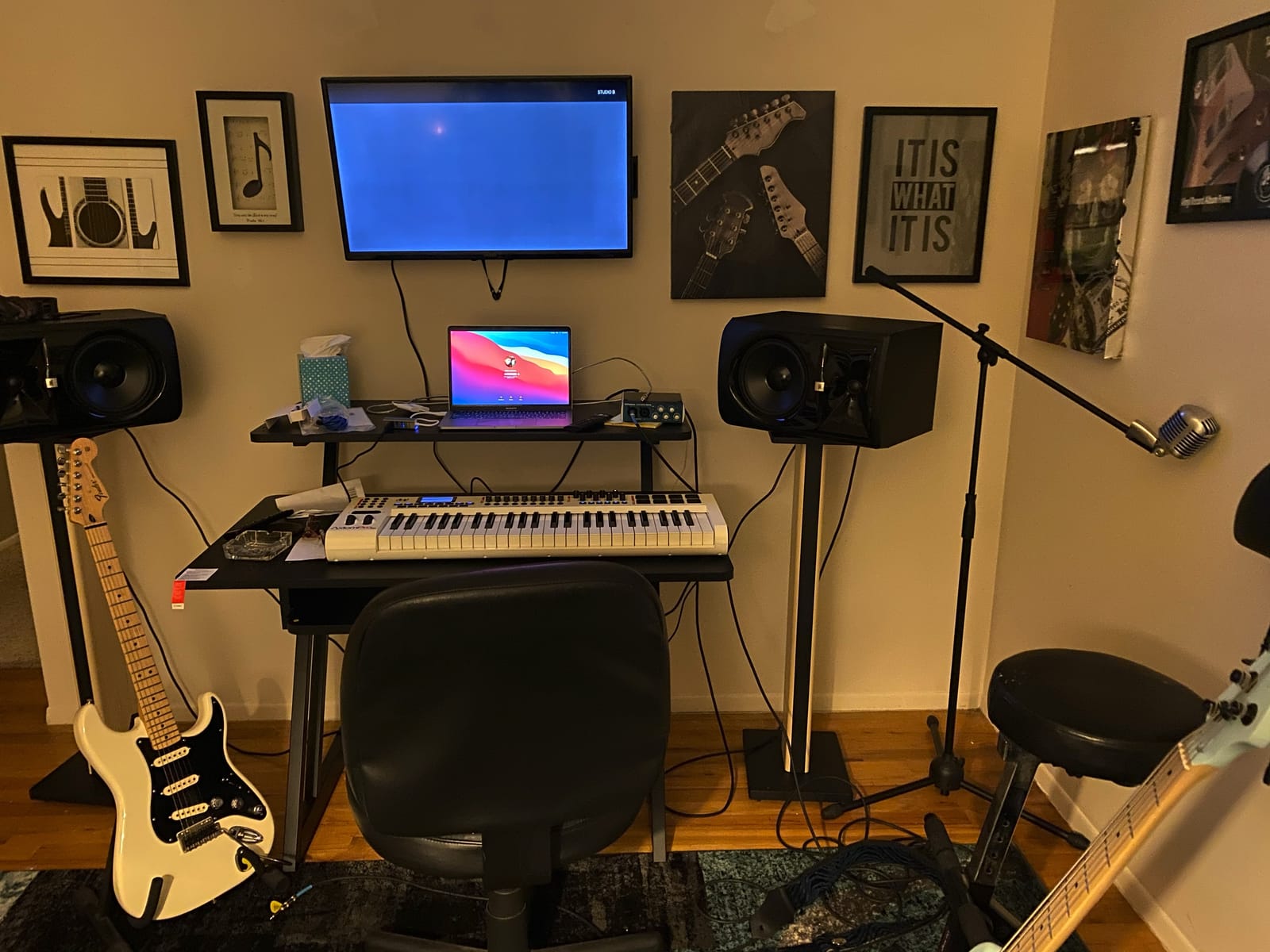 On-Stage WS7500 Series Wood Studio Workstation - Rosewood customer photo 1