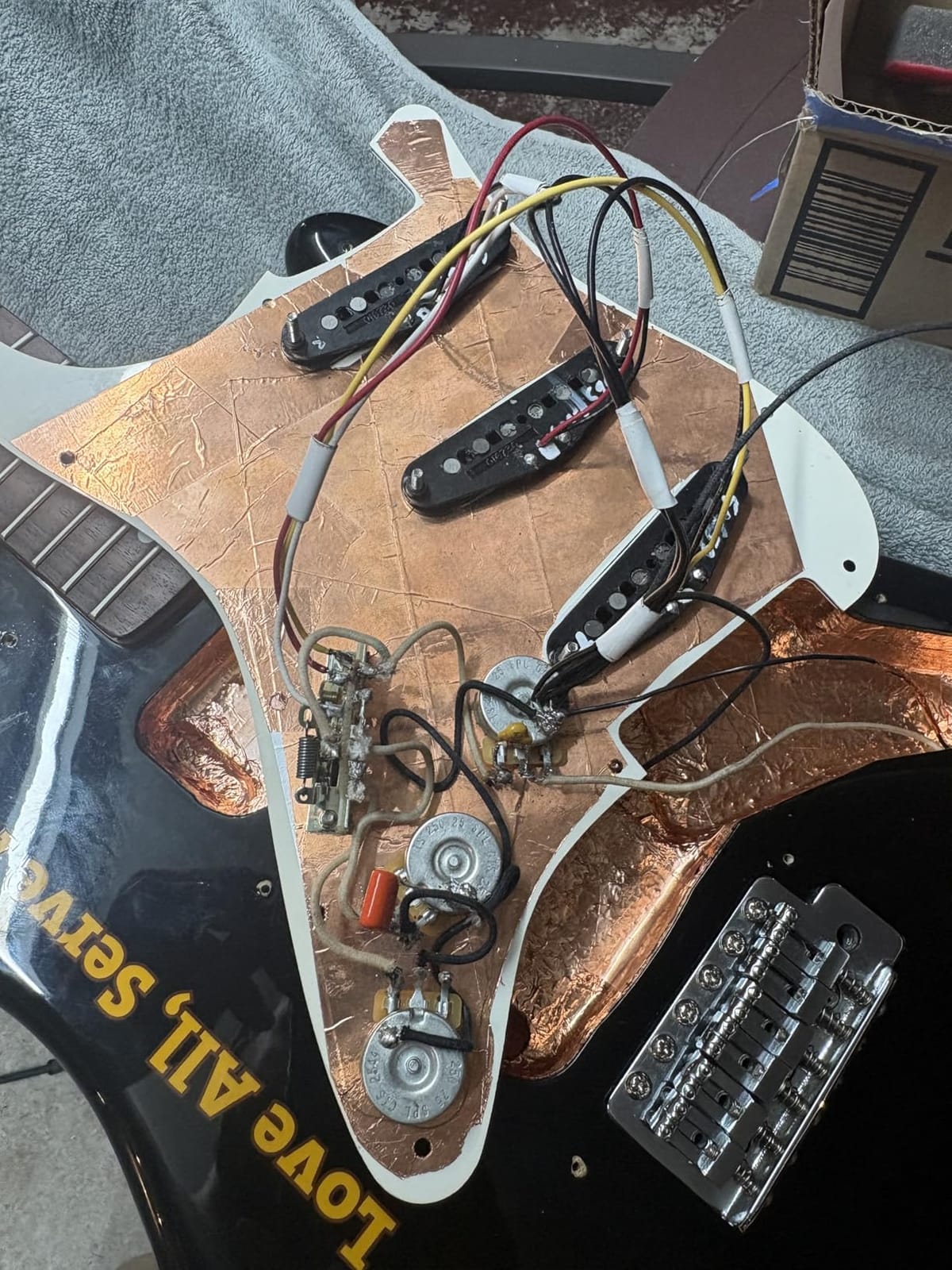 Fender Tex Mex Strat Pickup Set, Single Coil, Alnico 5 Magnets, Reverse Wound, Enhanced Output Warm Tone, 3 Piece customer photo 2