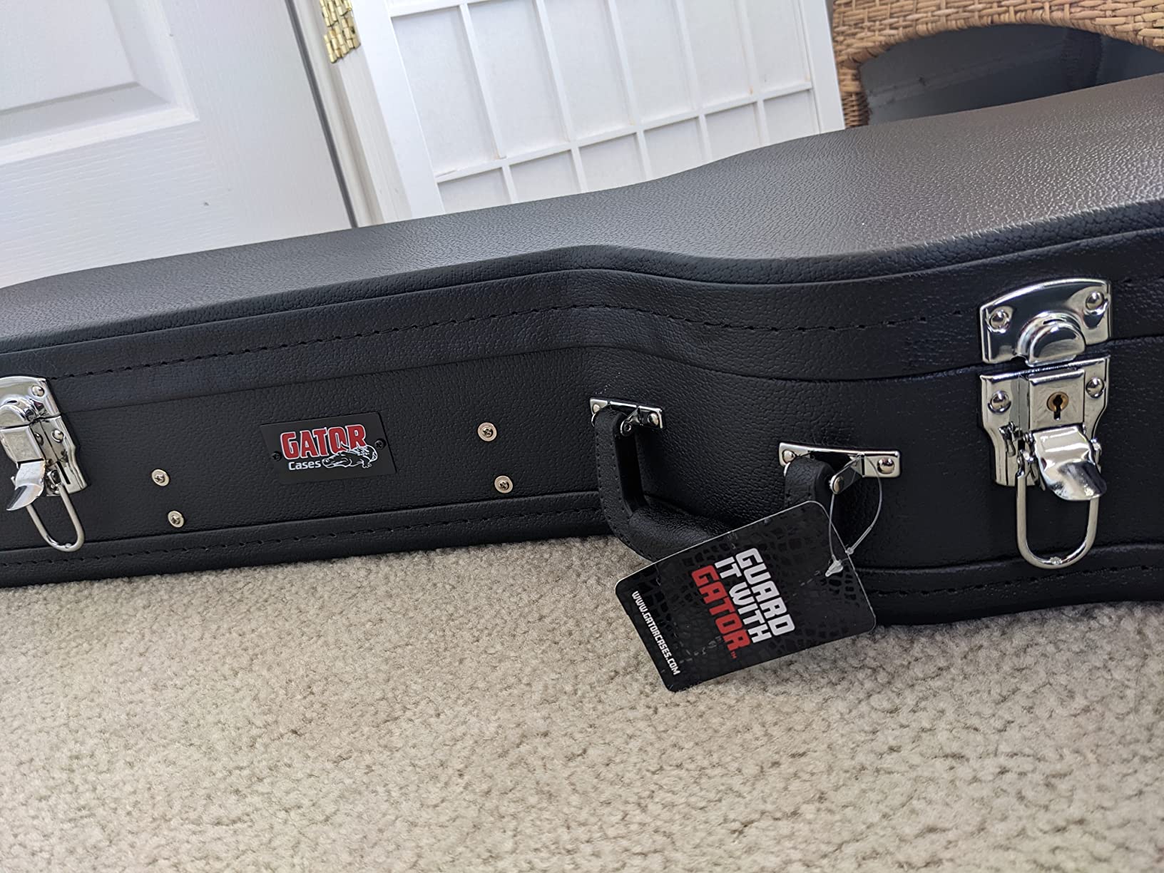 Gator Cases Traditional Series Hard-Shell Wood Case For 3/4 Sized Acoustic Guitars (GWE-ACOU-3/4) customer photo 2