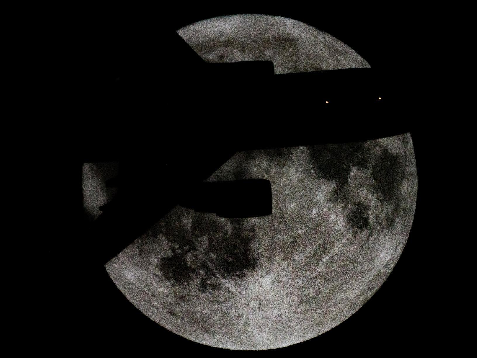 Celestron NexStar 90SLT Maksutov-Cassegrain Portable Telescope for Planets | Sharp High-Contrast Moon & Planet Views, Easy-to-Use SkyAlign Technology, Great for Backyard Stargazing & Camping, Portable customer photo 2