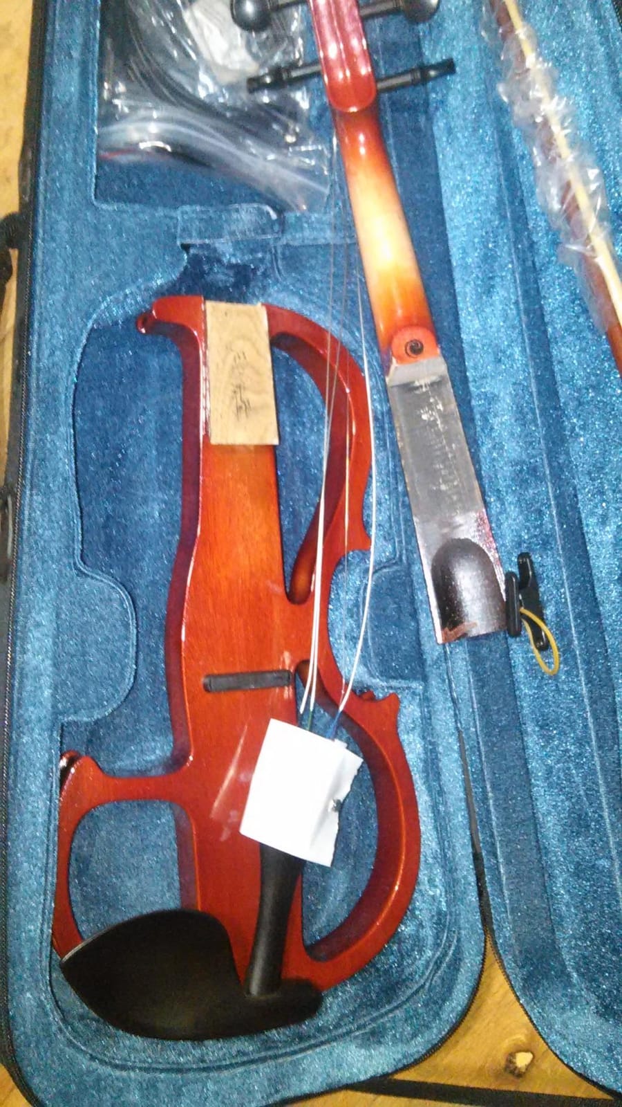 Cecilio Silent Electric Solid Wood Violin Kit with Ebony Fittings, Full Size 4/4 Electric Violin for Beginner and Professional Musicians, Black Metallic customer photo 1