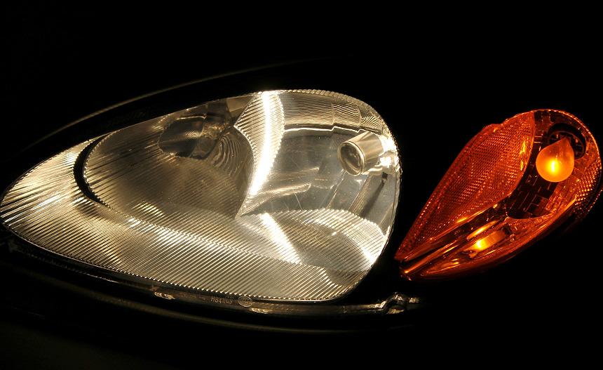 SYLVANIA Headlight Restoration Kit, Restores to Like-New Condition - Keeps Headlights Clear and Like-New with a Durable, Long-Lasting UV-Protective Coating for Easy At-Home Use customer photo 2