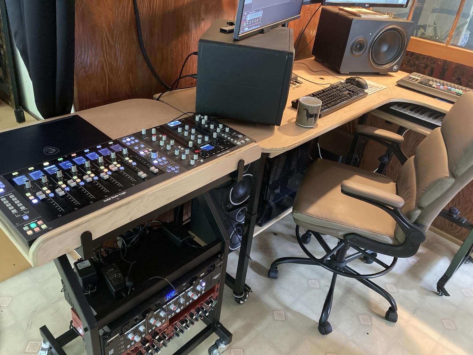 GRIFFIN 19U Rack Mount Rolling Stand (StudioZ PROSteel Series) & Adjustable Mixer Platform Rails customer photo 1