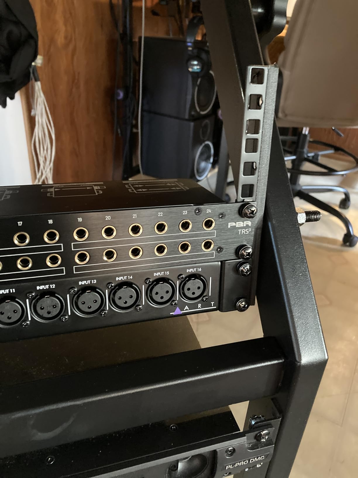 GRIFFIN 19U Rack Mount Rolling Stand (StudioZ PROSteel Series) & Adjustable Mixer Platform Rails customer photo 2
