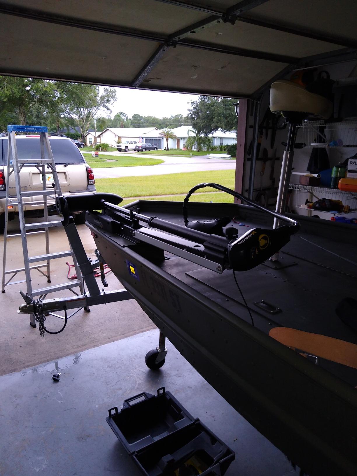 Minn Kota Edge Bow-Mount Electric Trolling Motor with Foot Pedal Control - 55 Lb. Thrust, 52 In. Shaft, Freshwater customer photo 2