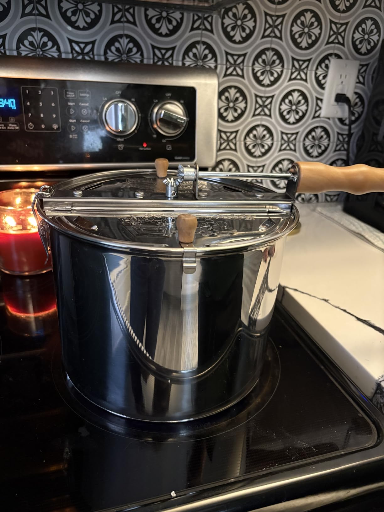 Stovetop Popcorn Maker - 6.5-Quart Stainless-Steel Popcorn Popper with Hand Crank by Great Northern Popcorn customer photo 2