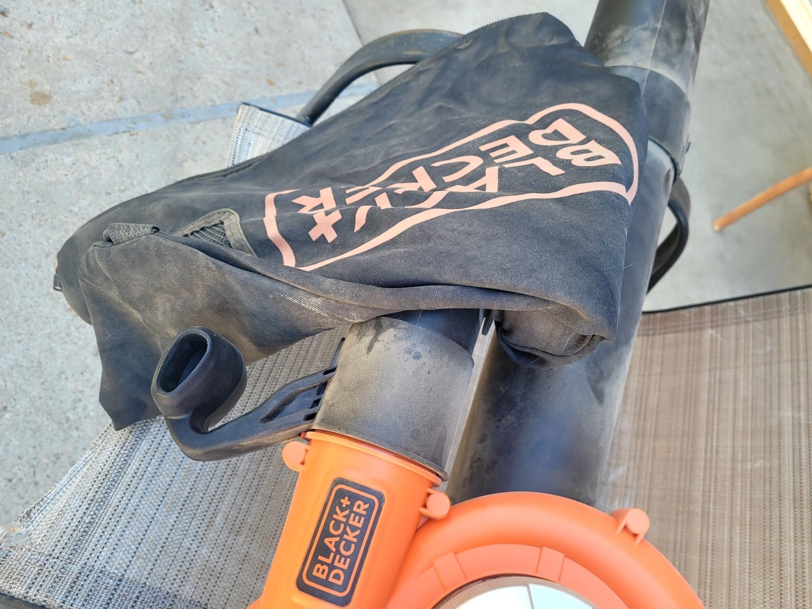 BLACK+DECKER Leaf Blower Cordless Leaf Vacuum and Mulcher Combo Kit, Battery and Charger Included, 40V 120 mph Air Speed, 6-Speed Dial, Built-in Scraper with Collection Bag (LSWV36) customer photo 1