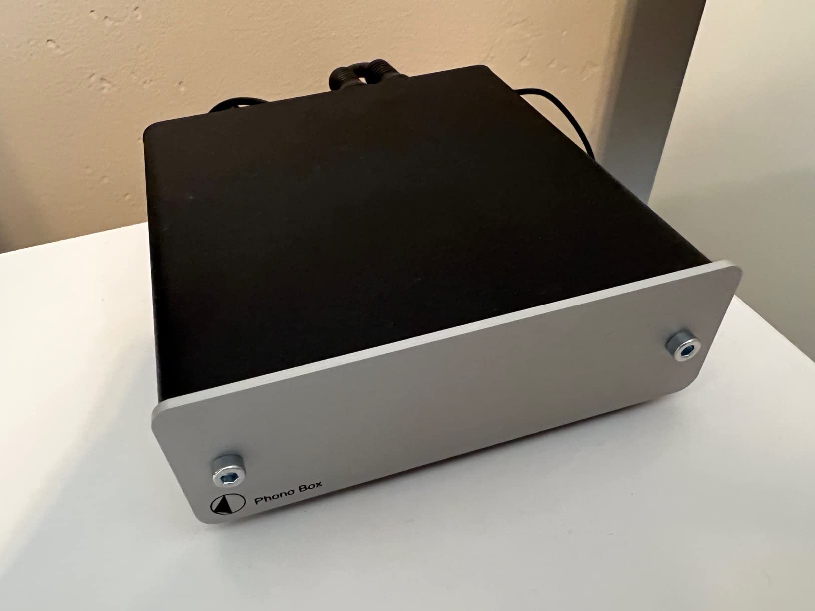Pro-Ject Phono Box DC MM/MC Phono Preamp with Line Output (Silver) customer photo 1