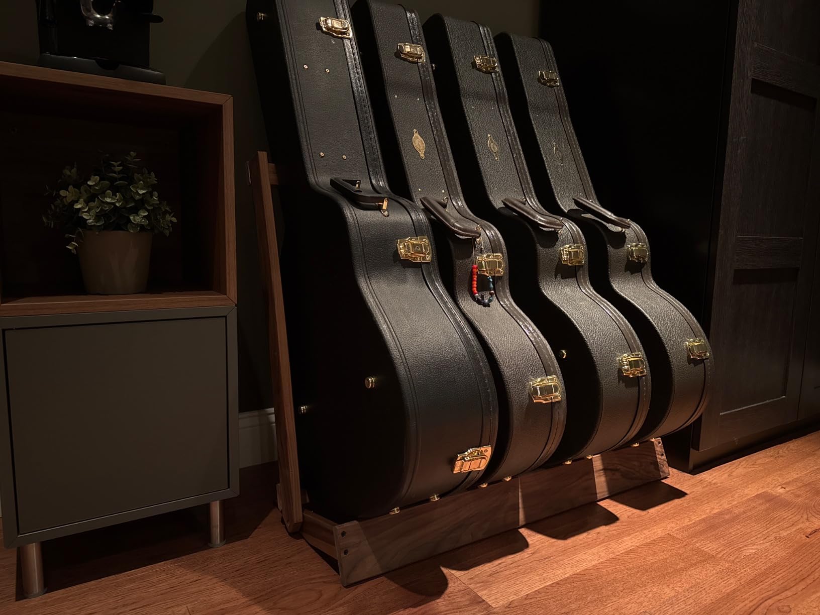 String Swing CC29 Folding Hardwood Guitar Case Rack customer photo 2