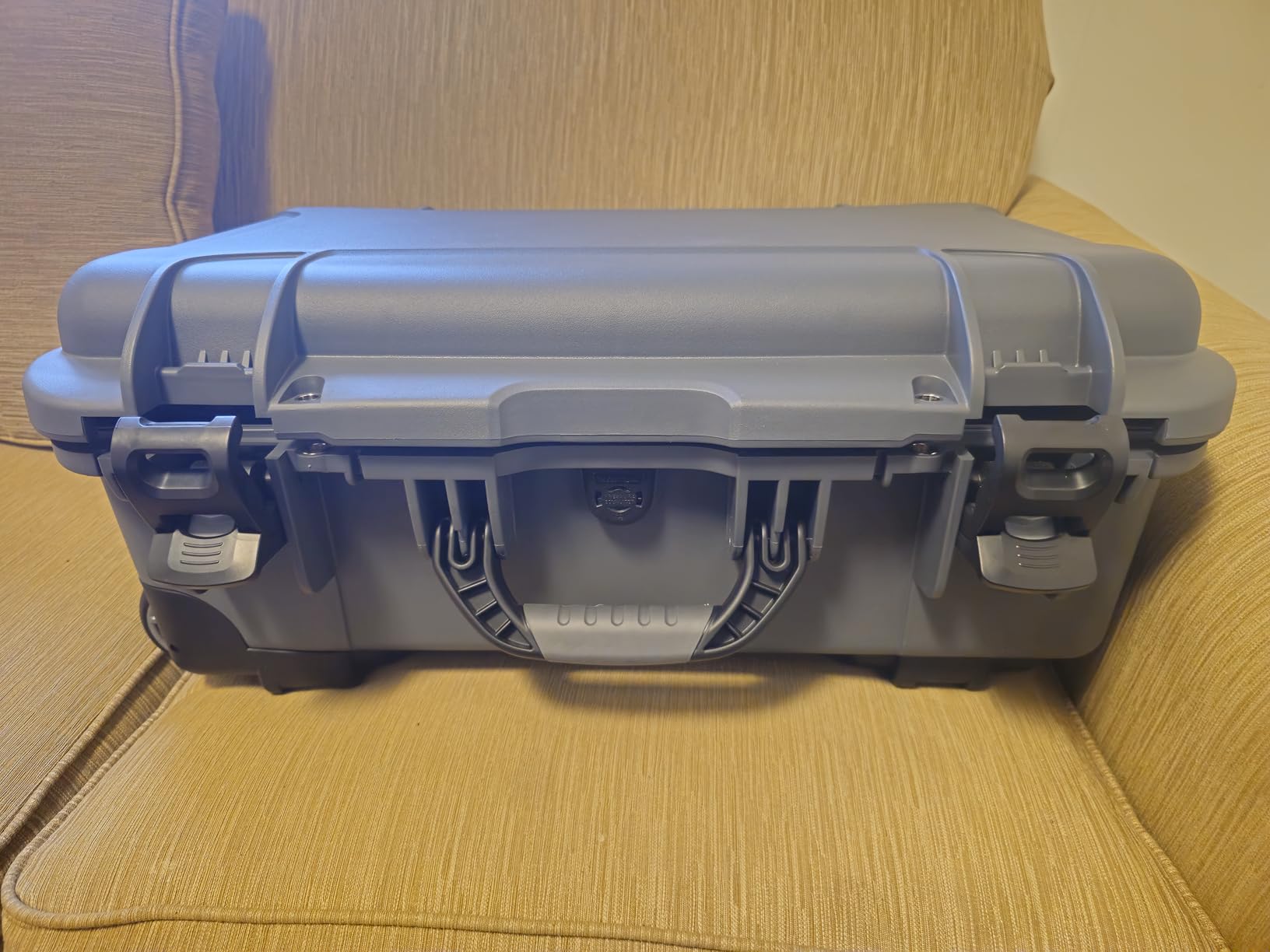 NANUK 935 Hard Case for Camera & Lenses with Padded Divider - Waterproof Equipment Case with Wheels, 22