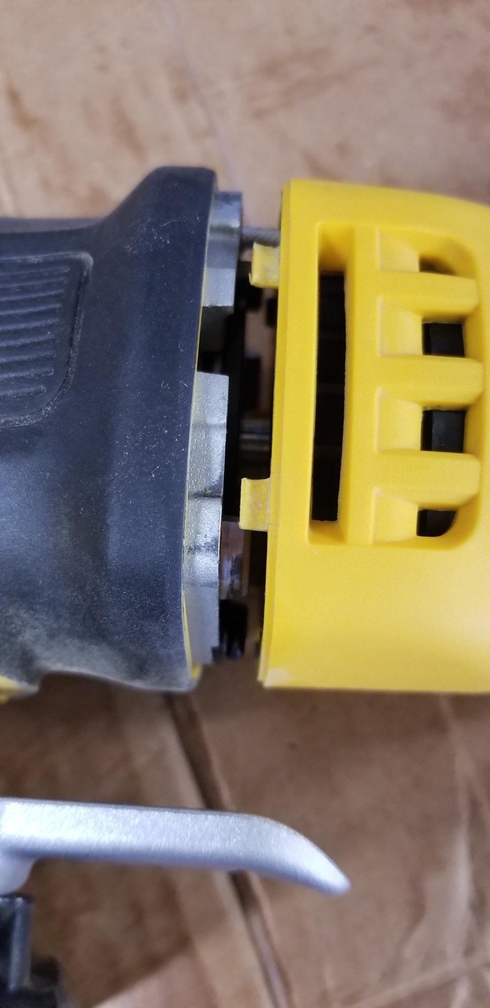 DEWALT Oscillating Tool, 3-Amp, Corded, Includes Wood Blades, Sandpaper and Tool Bag (DWE315K) customer photo 1