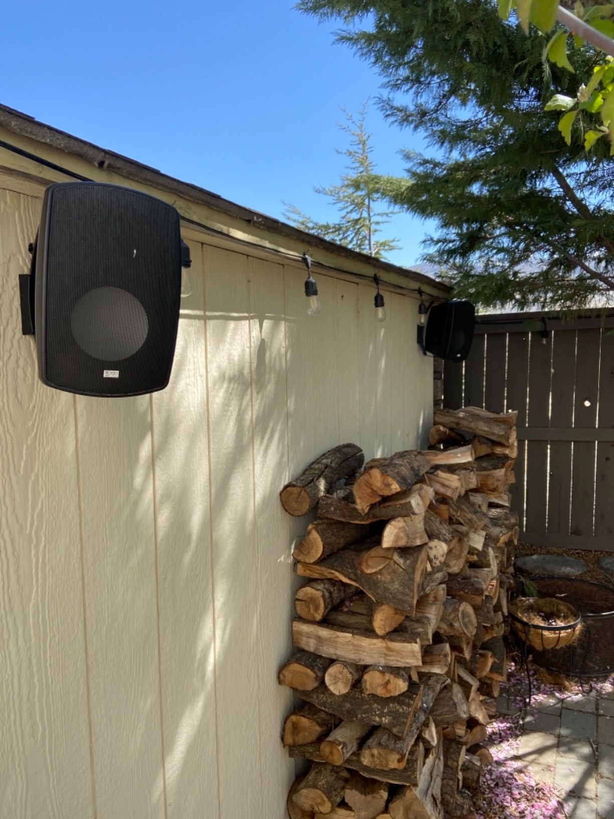 OSD Audio 6.5 Inch Outdoor Bluetooth Speakers, 2 Way Patio Wall Mount Speaker Pair, IP54 Weather Resistant Deck Pool Backyard Sound System, Black customer photo 2