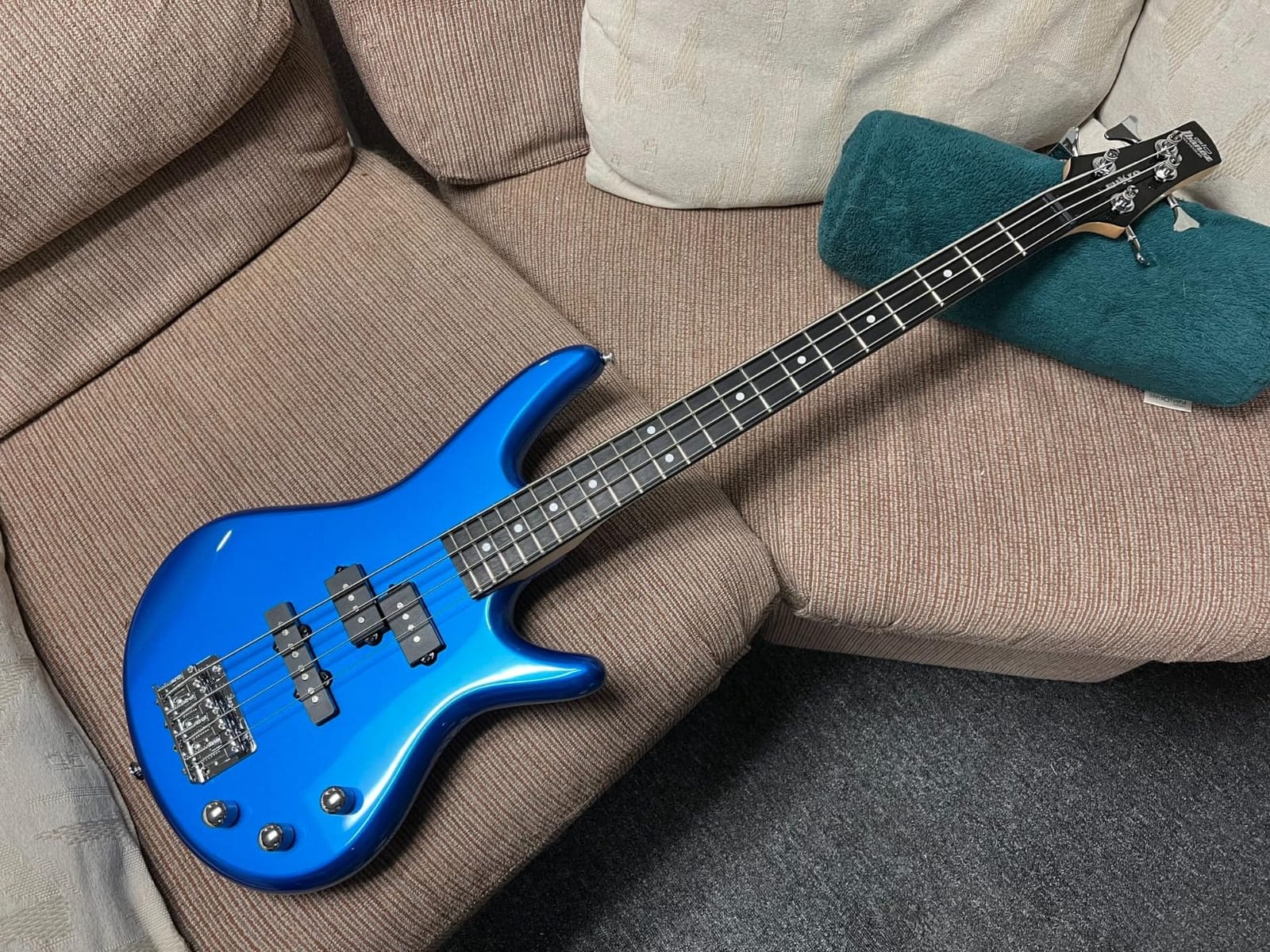 Ibanez GSRM20BS MiKro - Brown Sunburst Short Scale 4-String Electric Bass Guitar customer photo 1