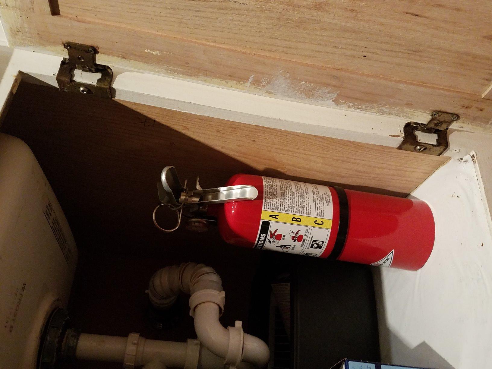 Amerex B402, 5 lb. ABC Dry Chemical Fire Extinguisher, with Wall Bracket | UL-rated 3-A:40-B:C rechargeable ABC dry chemical fire extinguisher with wall bracket customer photo 1