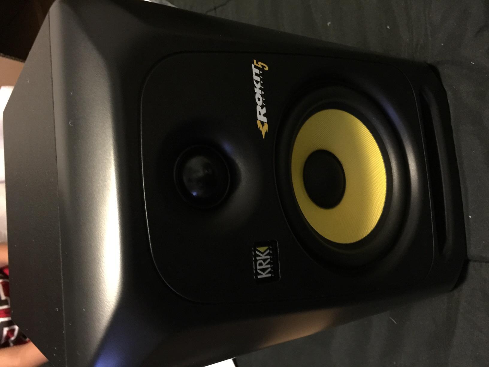 KRK RP5G3- 59107 NA Rokit 5 Generation 3 Powered Studio Monitor - Pair customer photo 2