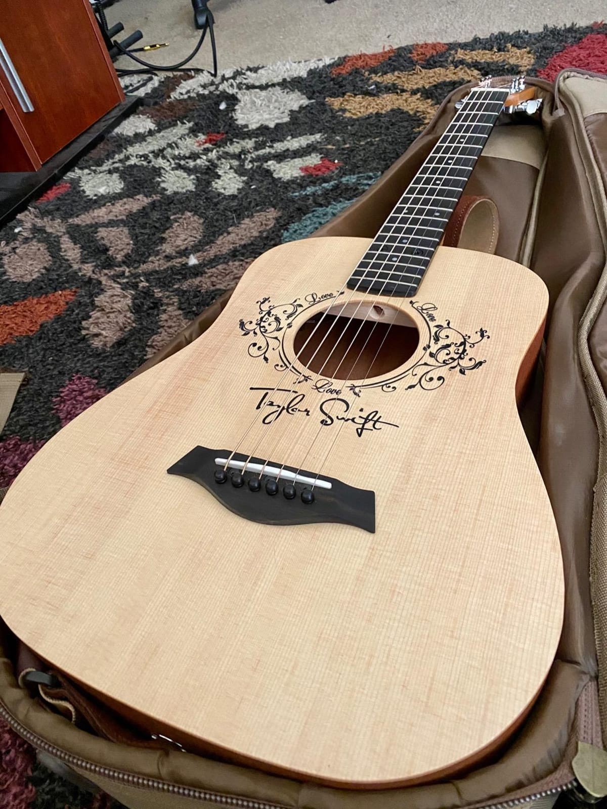 Taylor Swift Baby Taylor Acoustic Guitar customer photo 2