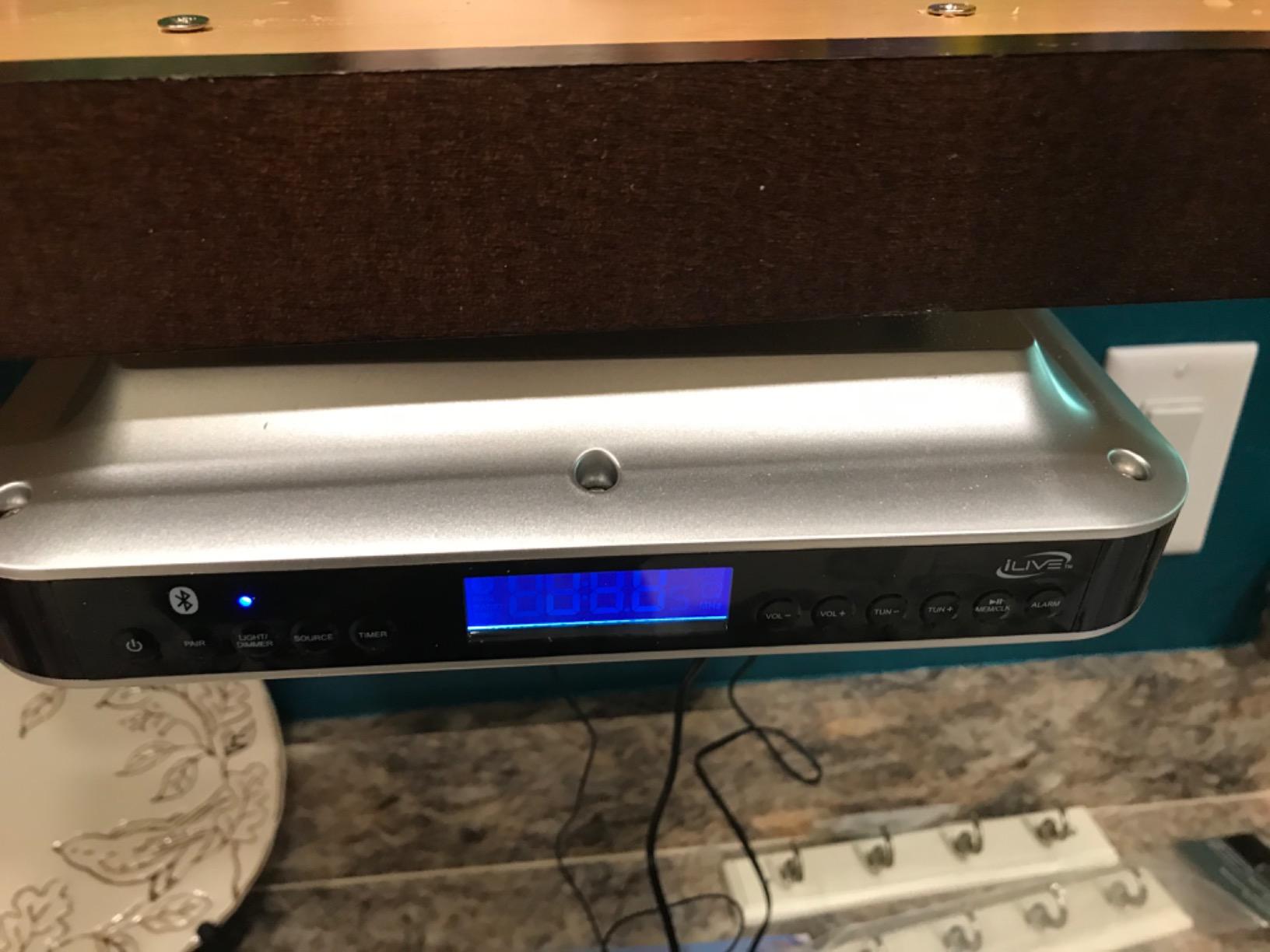 iLive Under Cabinet Bluetooth FM Radio for Kitchen, Wireless Stereo with Built-in Clock & Timer, 20 FM Presets, Negative LCD, 60-Ft Range, Under-Cabinet Mounting Hardware, AC Powered + Battery Backup customer photo 2