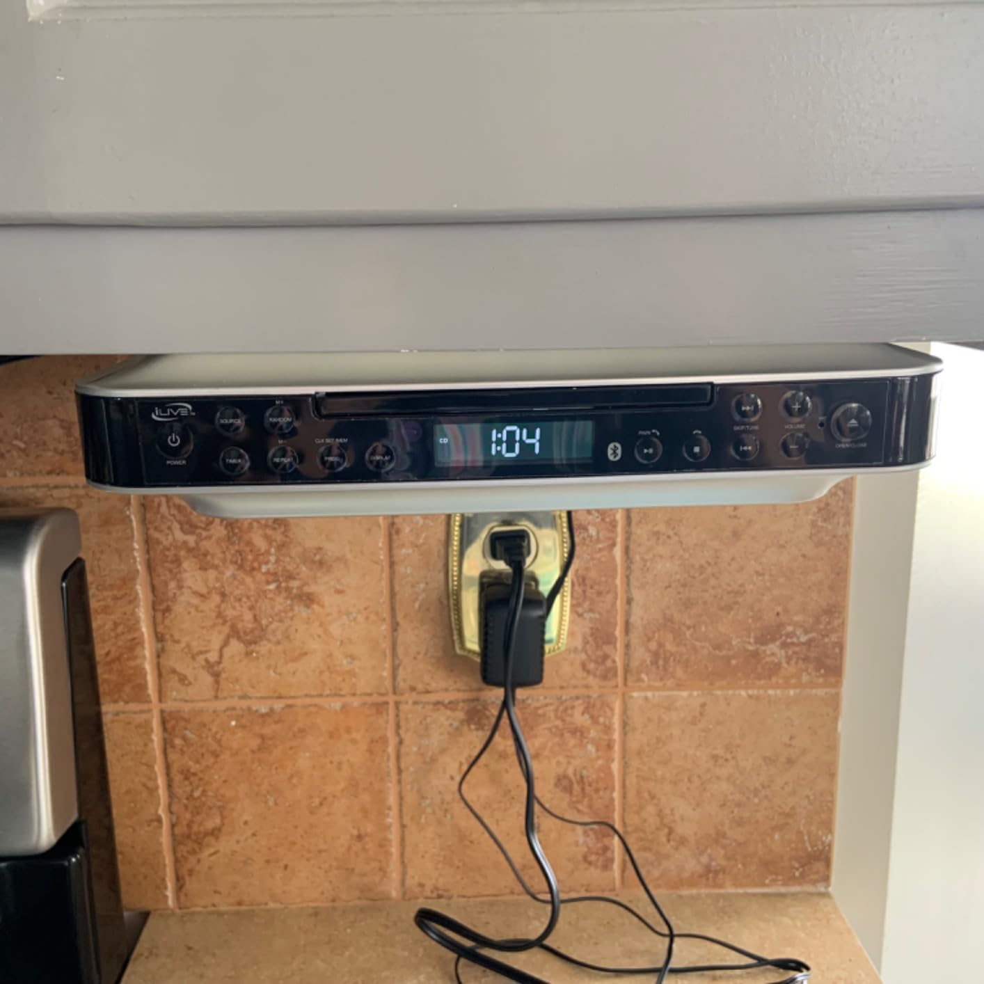 iLive Bluetooth Under the Cabinet CD Player with FM Radio, Clock & Remote customer photo 2