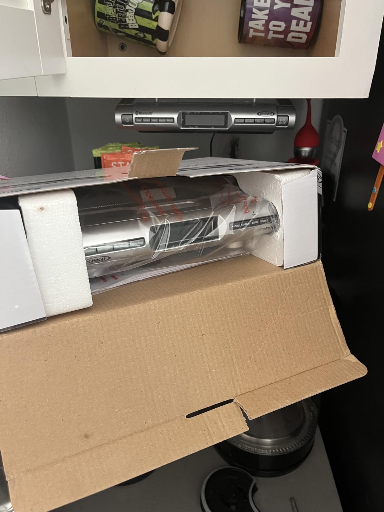 JENSEN SMPS-628 Under-Cabinet Universal Bluetooth Music System customer photo 1