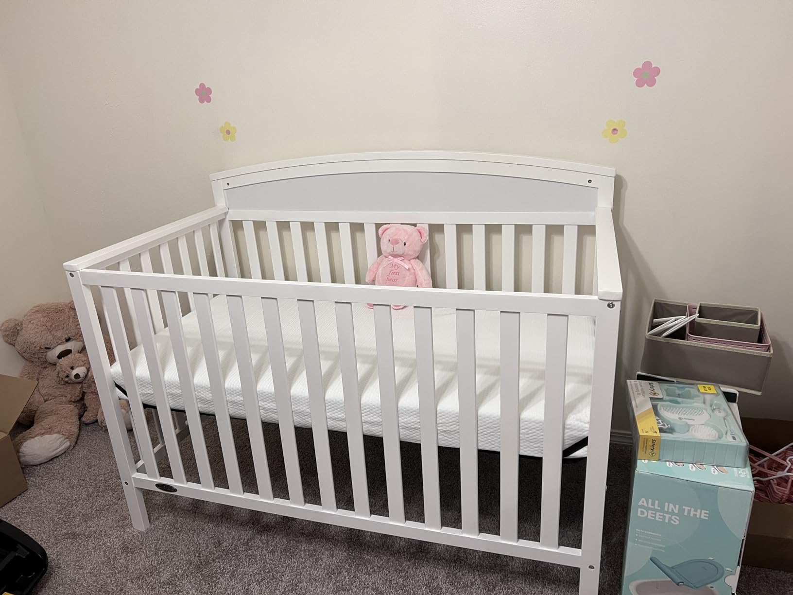 Graco Benton 5-in-1 Convertible Crib, White | GREENGUARD Gold Certified, Converts from Baby Crib to Toddler Bed, Daybed and Full-Size Bed, Fits Standard Baby Crib Mattress customer photo 1