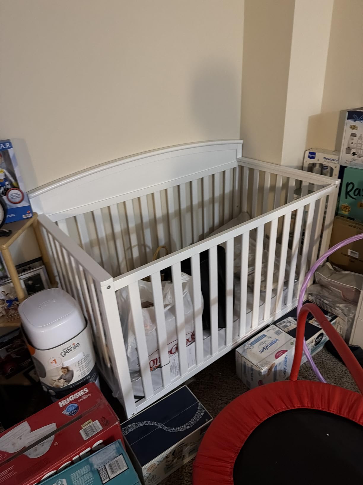 Graco Benton 5-in-1 Convertible Crib, White | GREENGUARD Gold Certified, Converts from Baby Crib to Toddler Bed, Daybed and Full-Size Bed, Fits Standard Baby Crib Mattress customer photo 2