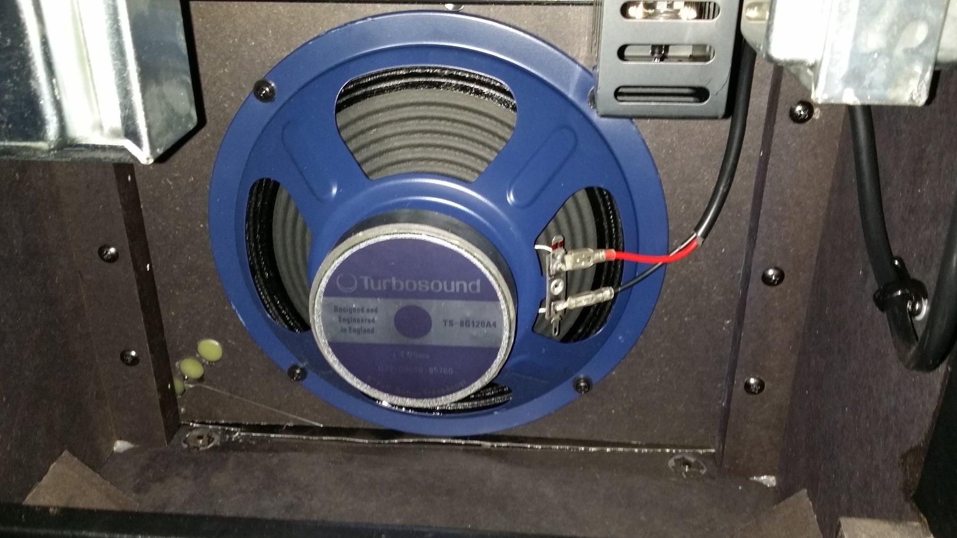 Bugera V5 INFINIUM 5-Watt Class-A Tube Amplifier Combo with INFINIUM Tube Life Multiplier, Original Turbosound Speaker, Reverb and Power Attenuator customer photo 2