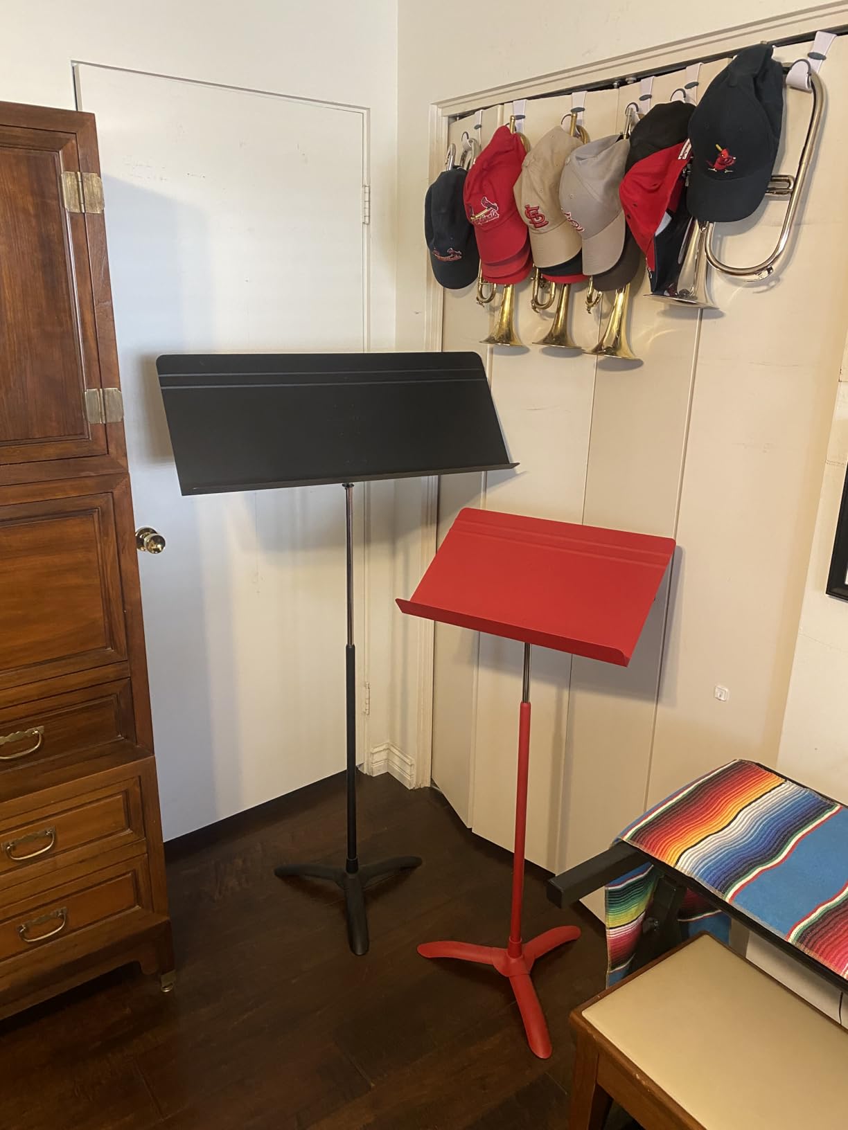 Manhasset 48 Music Stand and 1000 Stand Light Bundle | Adjustable Sheet Music Stand, 20