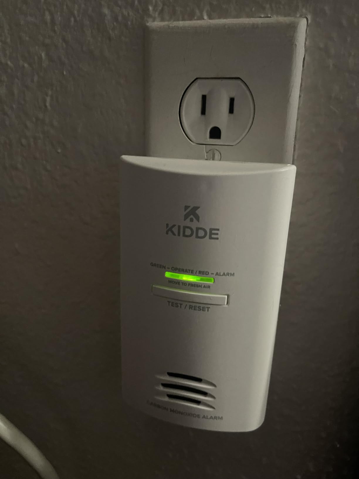 Kidde Carbon Monoxide Detector, Plug-in Wall with AA Battery Backup, Test-Hush Button customer photo 1