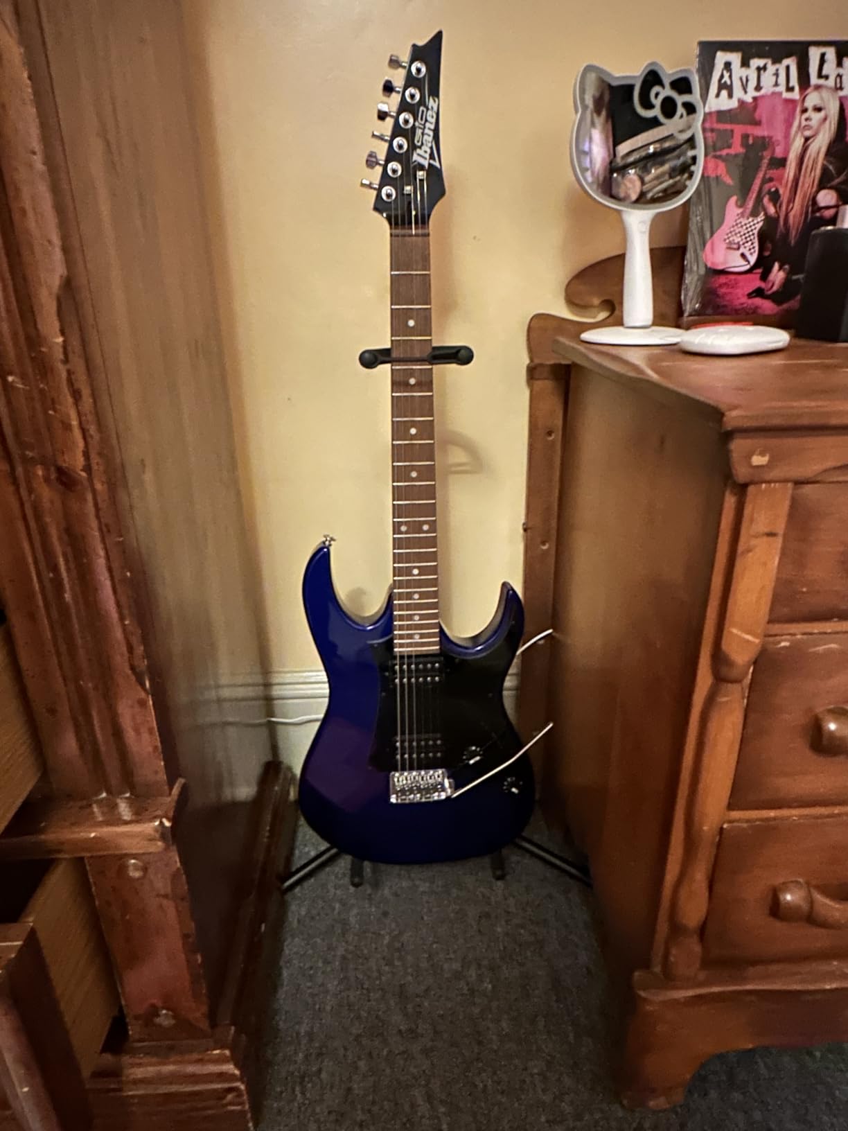 Ibanez 6-String Solid-Body Electric Guitar, Right, White customer photo 1