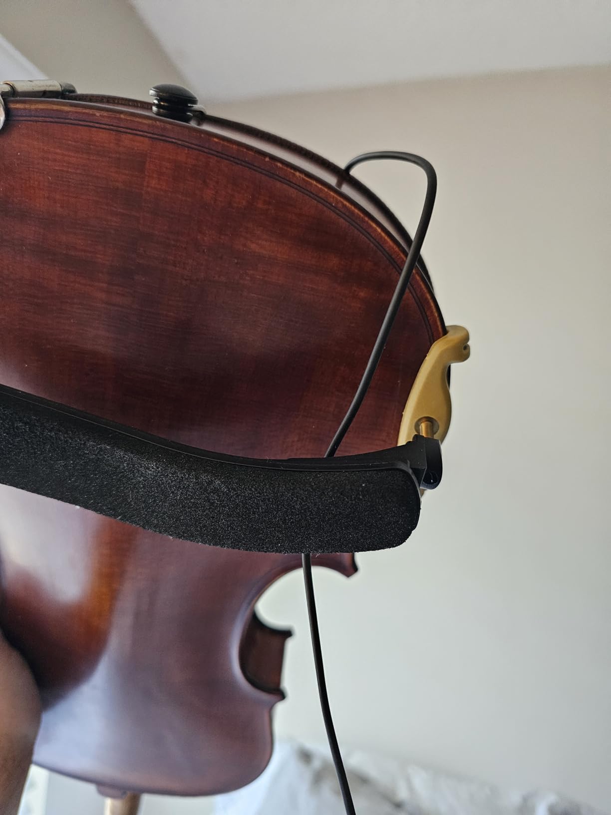 The Feather Violin Pickup with Flexible Micro-Gooseneck by Myers Pickups customer photo 2
