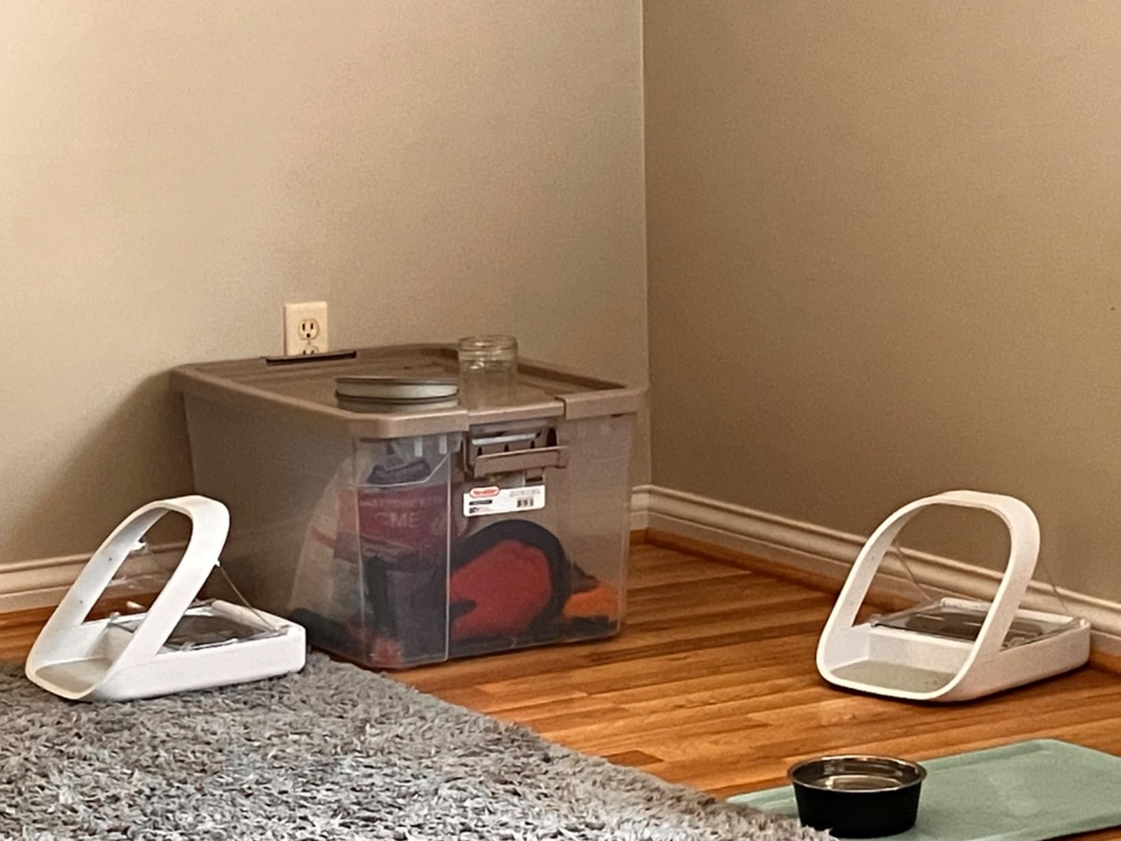 Sure Petcare -SureFlap - SureFeed - Microchip Pet Feeder - Selective-Automatic Pet Feeder Makes Meal Times Stress-Free, Suitable for Both Wet and Dry Food - MPF001 customer photo 1