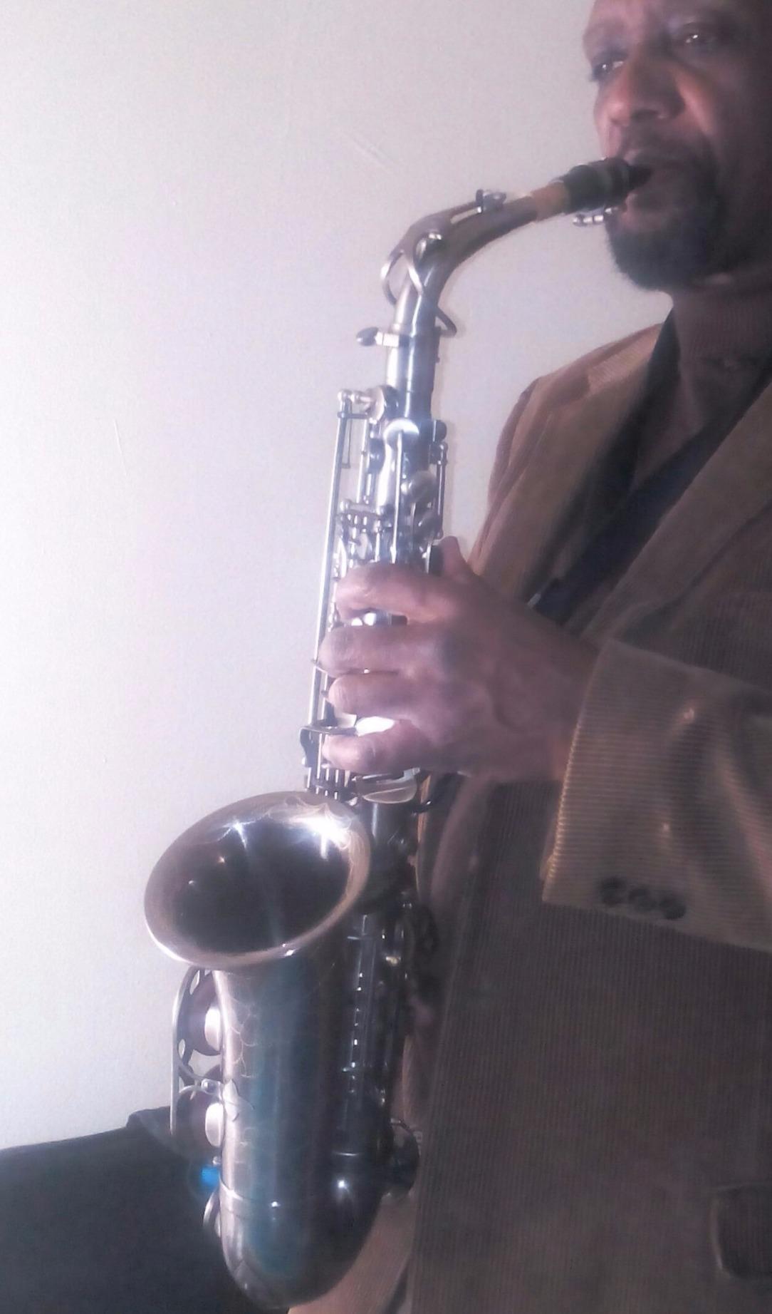 Glory Black Laquer E Flat Alto Saxophone with 11reeds,8 Pads cushions,case,carekit customer photo 2