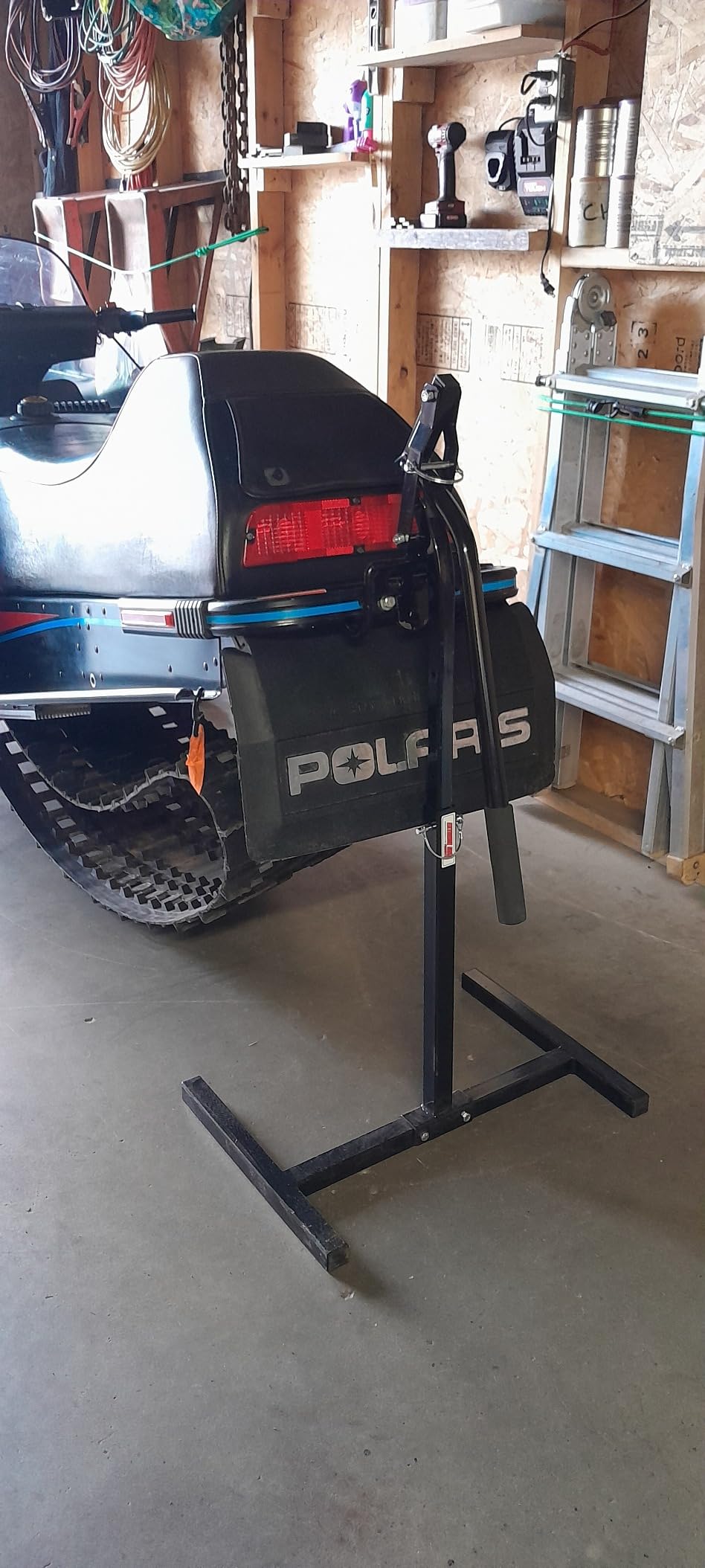 Extreme Max 5001.5037 PRO Series Snowmobile Lever Lift Stand - 33