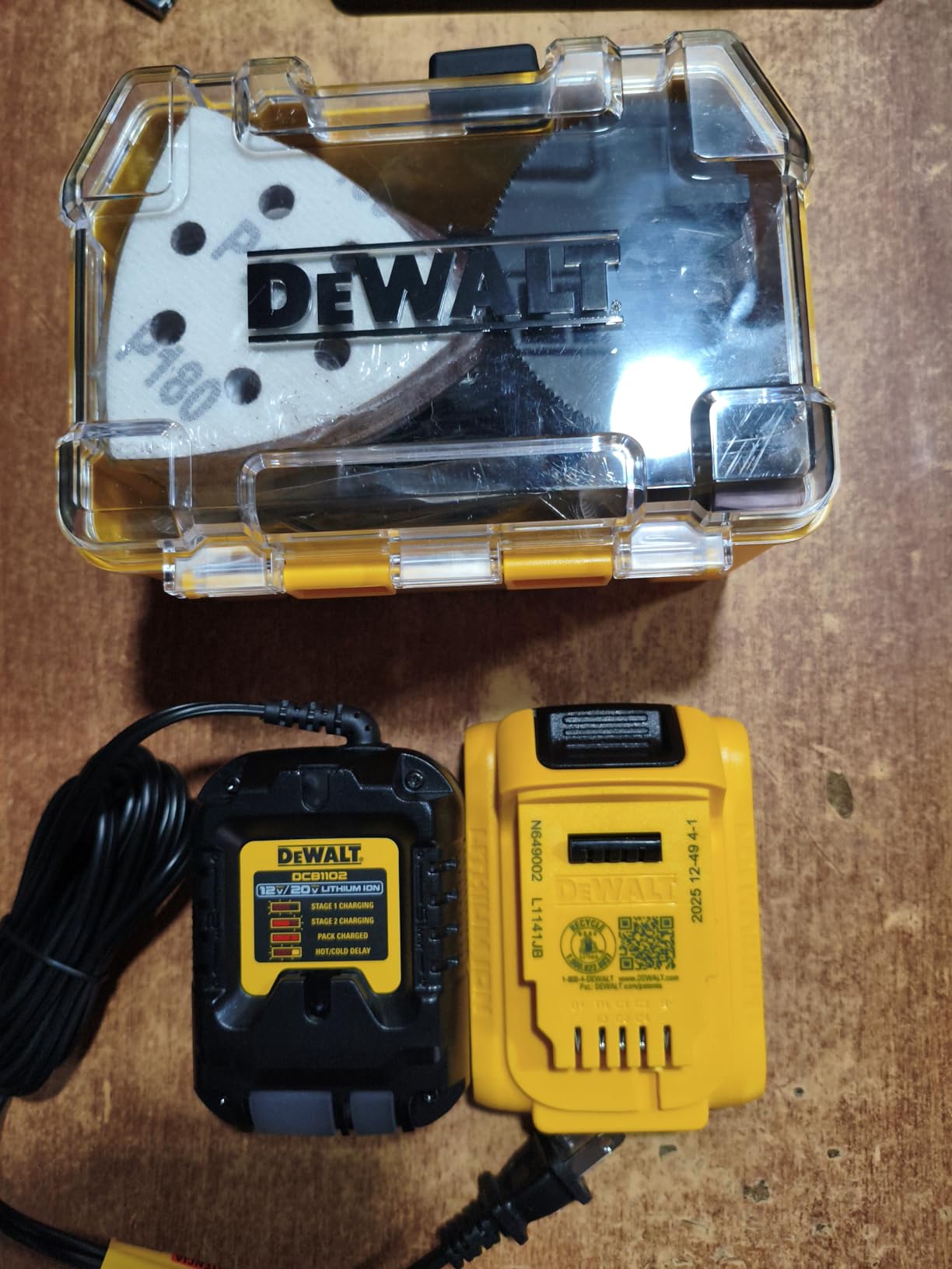 DEWALT 20V MAX XR Oscillating Multi-Tool Kit, Oscillating Tool Accessories, Cordless, 3-Speed, Quick Blade Change, Sand Paper, Blades, Battery and Charger Included (DCS356D1) customer photo 1