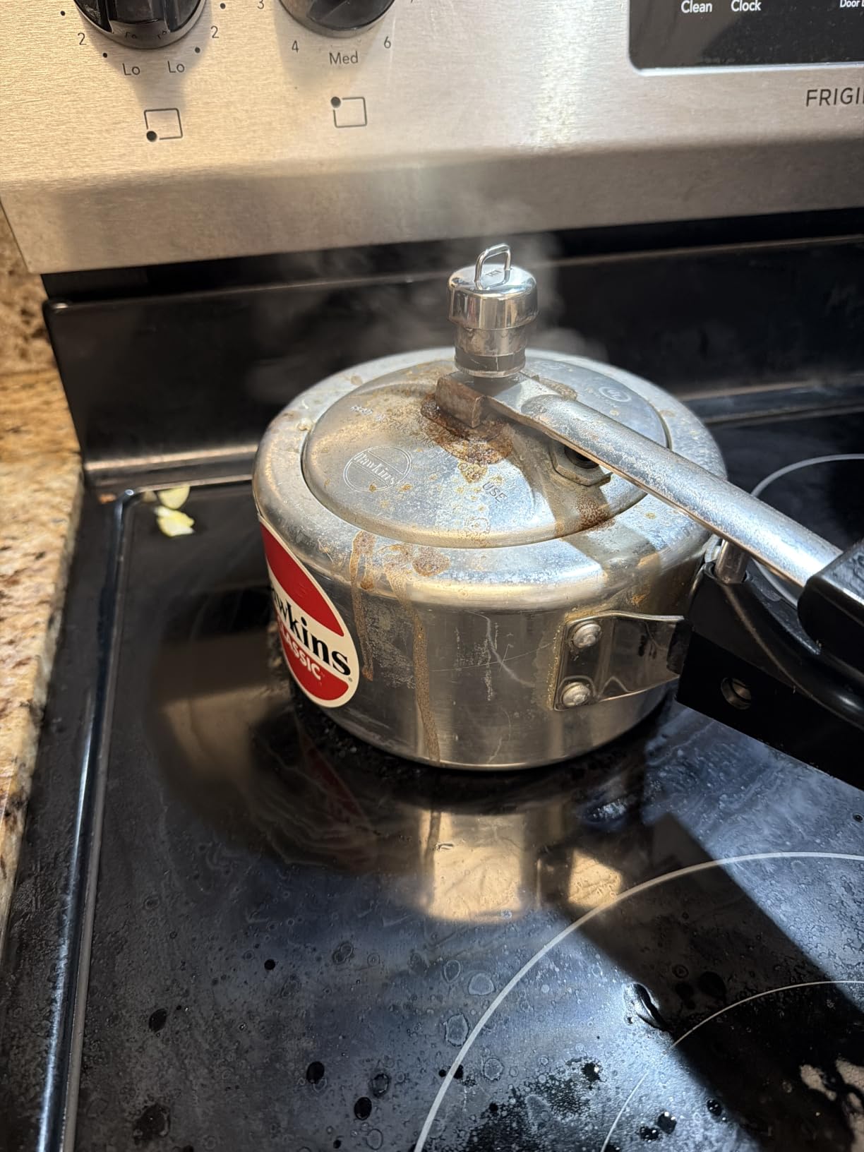 Hawkins Aluminium 5 Litre Classic Pressure Cooker, Best Inner Lid Cooker, Silver (Cl50) customer photo 2
