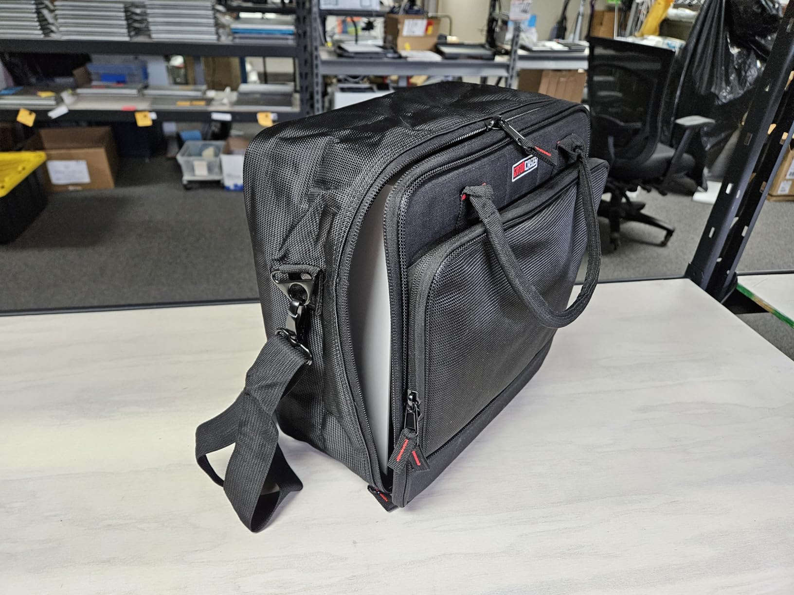 Gator Cases Padded Nylon Mixer/Gear Carry Bag with Removable Strap, 9.5