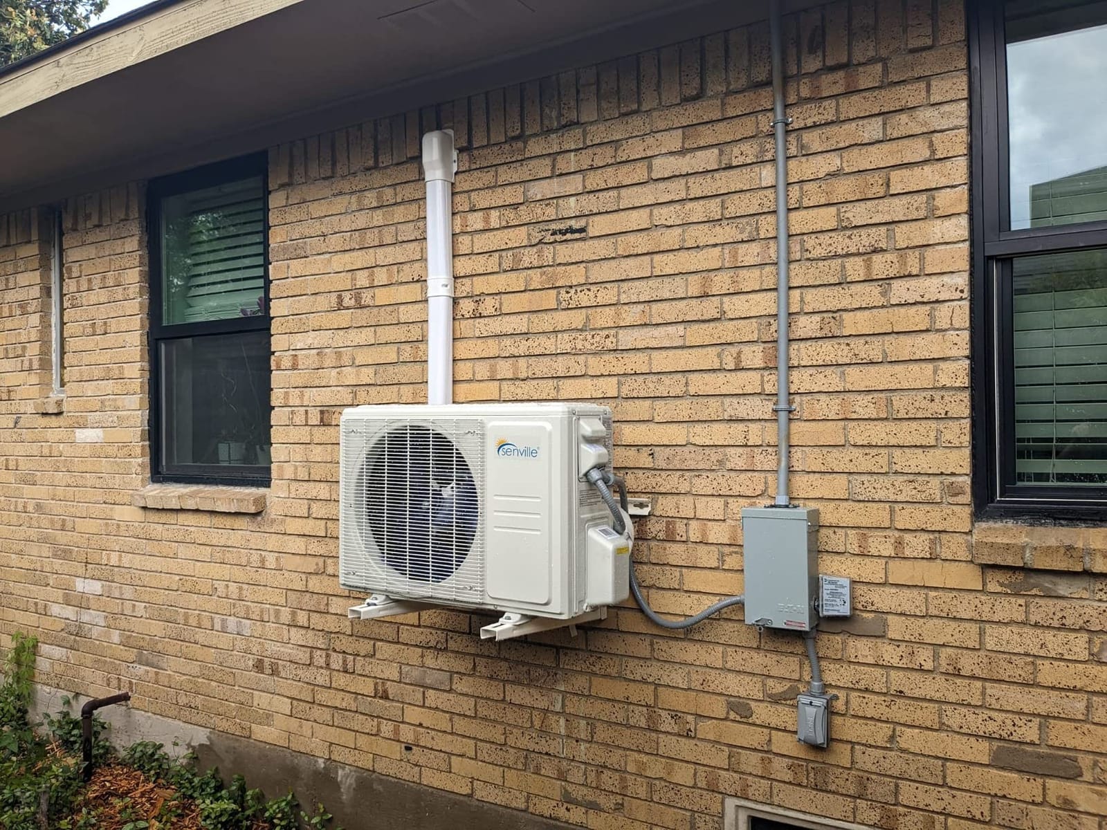 Senville LETO Mini Split Air Conditioner, Heat Pump, White, 12000 BTU | Ductless, Wall Mounted, Works with Alexa, Quiet Operation, 1 Ton, 110/120V, Energy Efficient Inverter customer photo 1