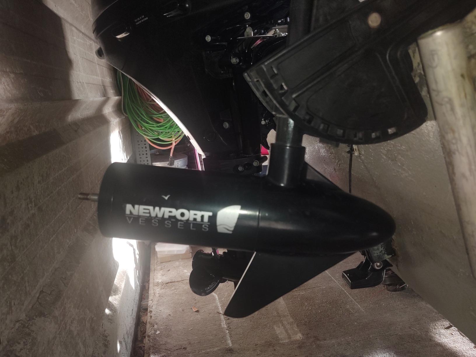 Newport X-Series 55lb Thrust Transom Mounted Saltwater Electric Trolling Motor w/LED Battery Indicator (36