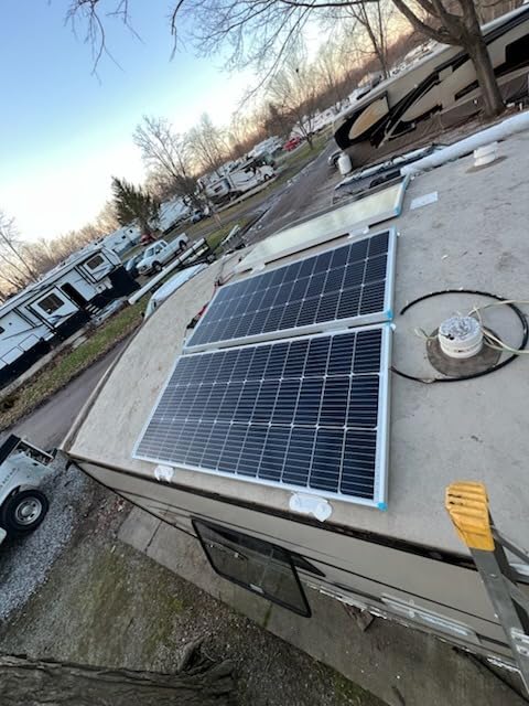 Renogy 200W 12V N-Type RV Solar Panel Kit with Adventurer 30A Controller customer photo 1