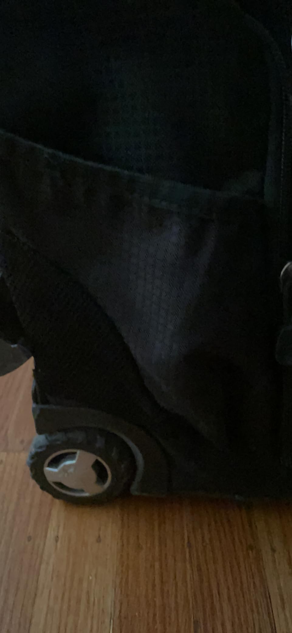 High Sierra Freewheel Wheeled Laptop Backpack, True Navy, 20.5 x 13.5 x 8-Inch customer photo 1