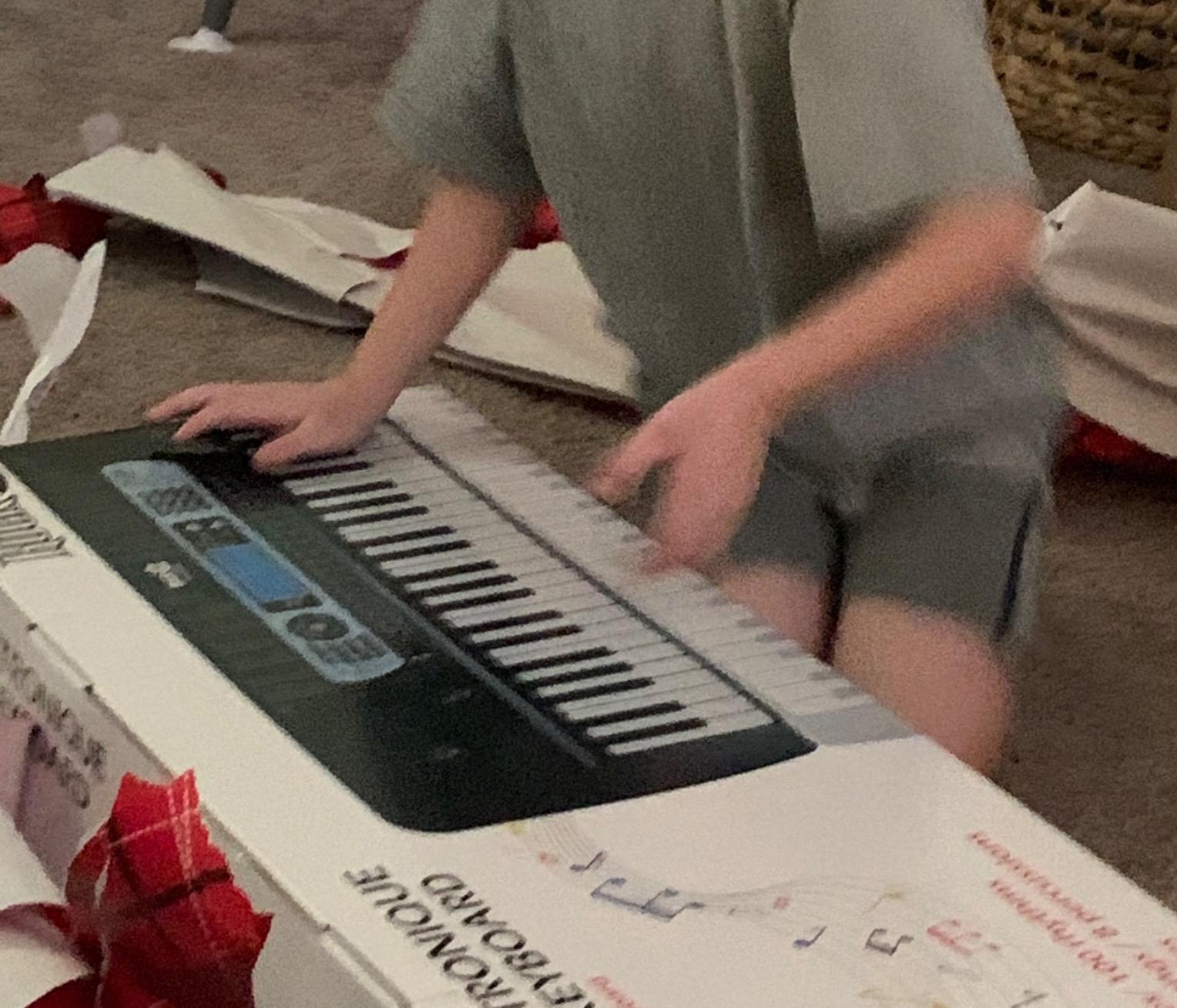 RockJam RJ654 54 Key Keyboard Piano for Beginners with Note Stickers | Beginner electric keyboard piano with 54 full size keys, battery or mains power, note stickers and lessons customer photo 2