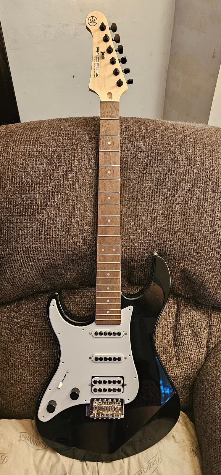 Yamaha Pacifica PAC112JL YNS Left-Handed Electric Guitar, Yellow Natural Satin customer photo 2