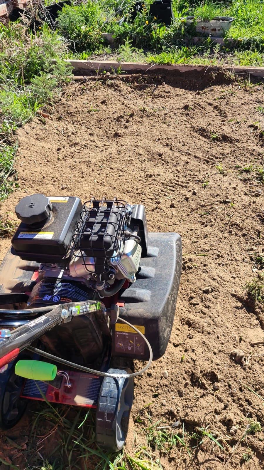 Earthquake 20015 Versa 2-in-1 Tiller Cultivator with a 99cc 4-Cycle Viper Engine, 2-in-1 Front Tine Tiller and Cultivator, Removable Side Shields and Outer Tines customer photo 1