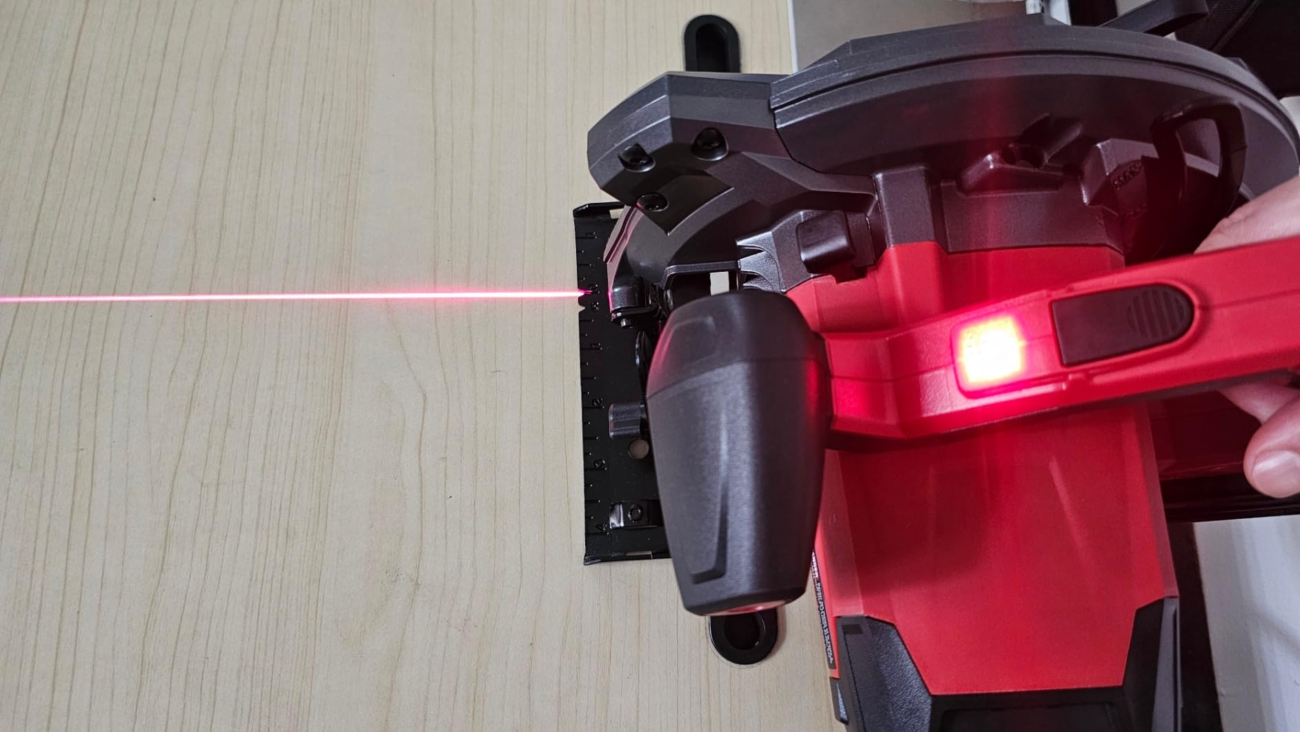 SKIL 15 Amp 7-1/4 Inch Circular Saw with Single Beam Laser Guide - 5280-01 customer photo 1